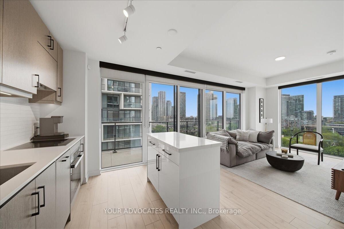 Property Photo:  9 Tecumseth Street 902  ON M5G 3V4 