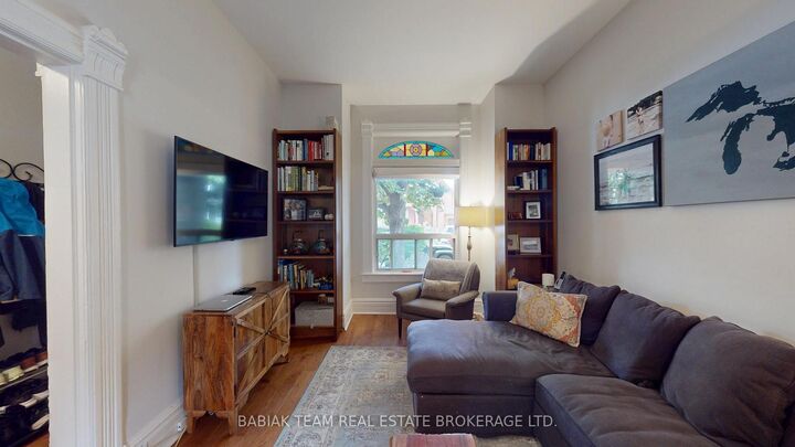 Property Photo:  535 Clendenan Avenue  ON M6P 2X8 