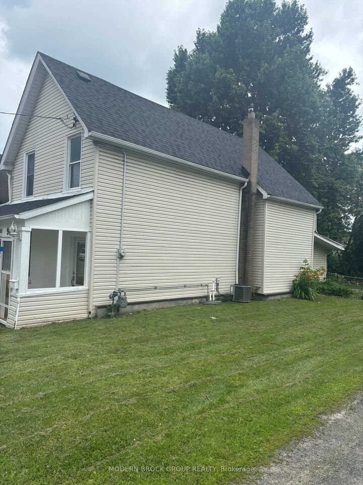 Property Photo: 96 Brock Street ON K6V 4G1