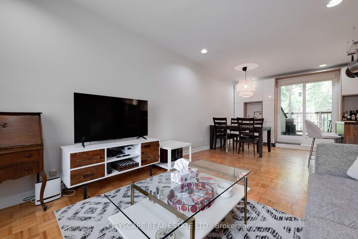 Property Photo:  193 Coxwell Avenue Upper  ON M4L 3B4 
