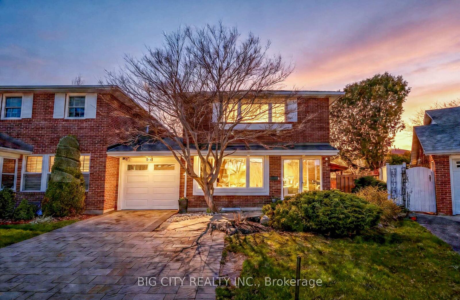Property Photo: 26 Carondale Crescent ON M1W 2B1