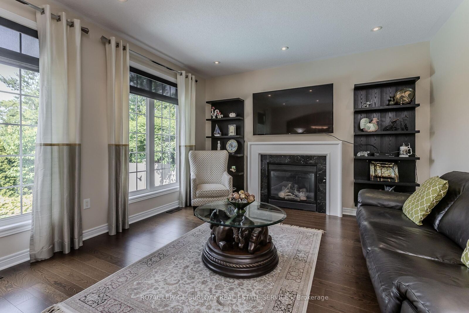 Property Photo: 2330 Valleyridge Drive ON L6M 5C7