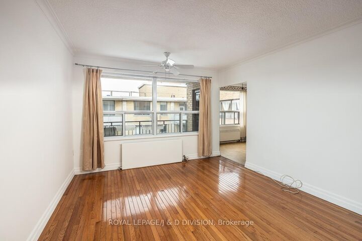 Property Photo:  660 Eglinton Avenue W 716  ON M5N 1C3 