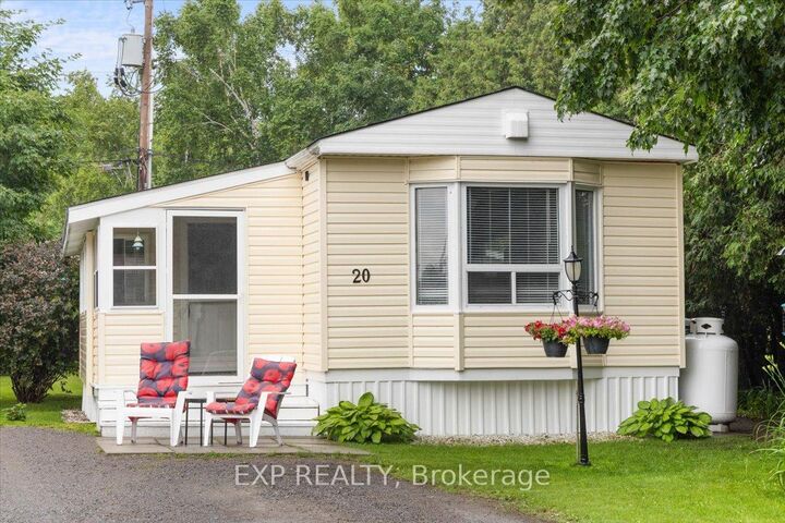 Property Photo: 20 Pinewood Avenue ON K7C 3P1