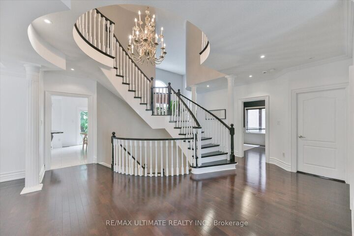 Property Photo: 123 Village Green Drive ON L4L 0G9