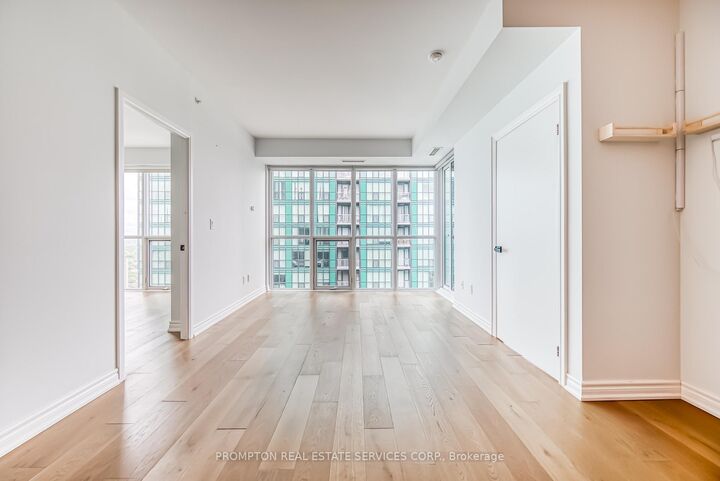Property Photo:  11 Bogert Avenue 3201  ON M2N 0H4 