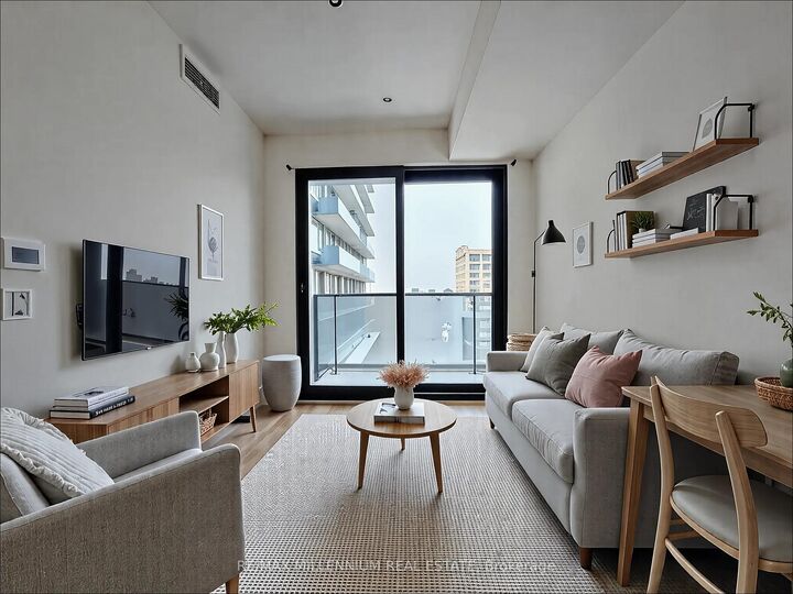 Property Photo: 86 Dundas Street E 401 ON L5A 1W4