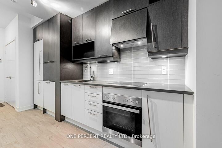 30 Nelson Street 426 — photo 1