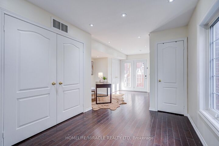Property Photo: 14 Rock Haven Lane ON L6X 0H2