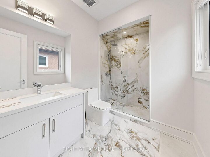 Property Photo: 69 Centre Avenue ON M2M 2L4