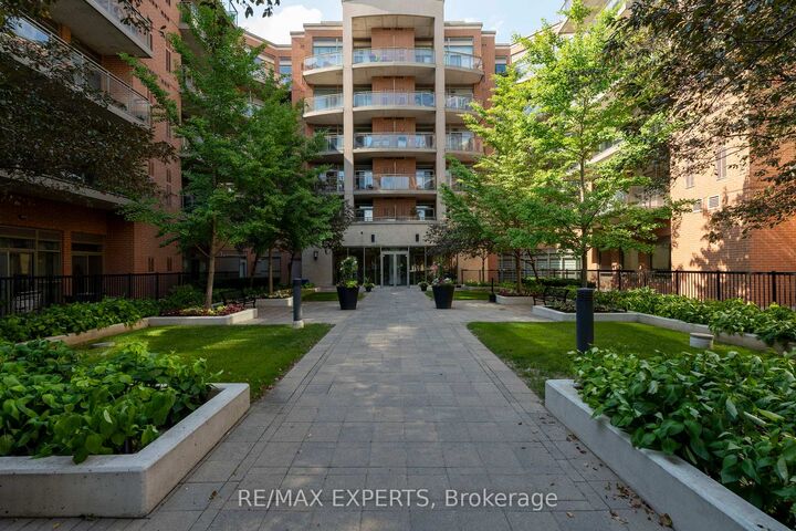 Property Photo: 281 Woodbridge Avenue 301 ON L4L 0C6