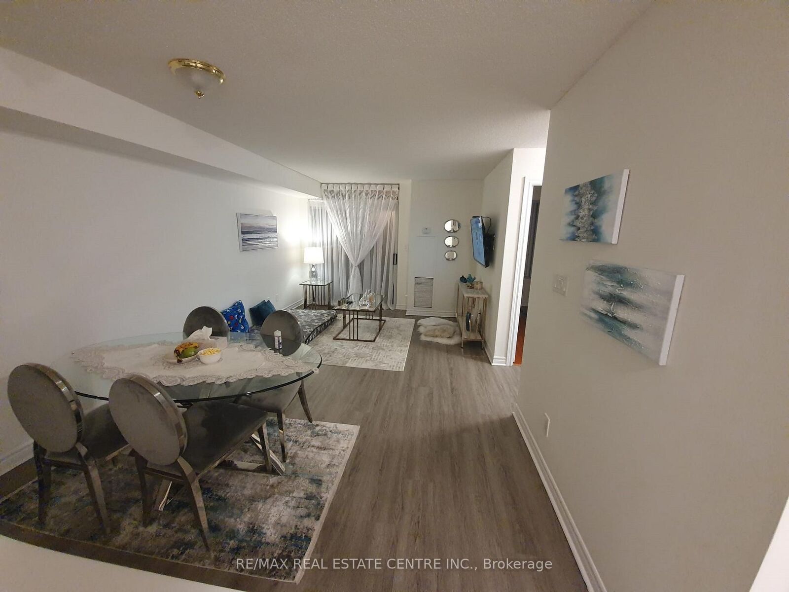 Property Photo:  3880 Duke Of York Boulevard 1705  ON L5B 4N7 