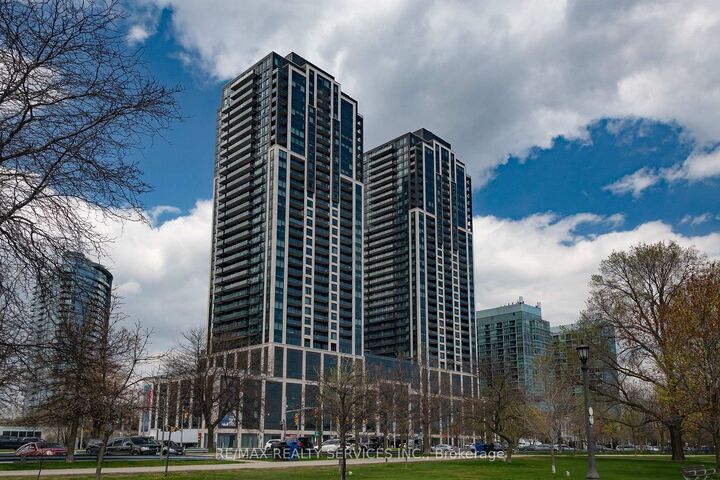 Property Photo:  1926 Lake Shore Boulevard W 1616  ON M6S 1A1 