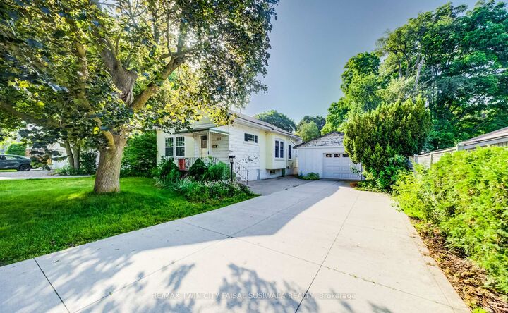 Property Photo:  111 Pinewood Avenue  ON N3H 2M3 