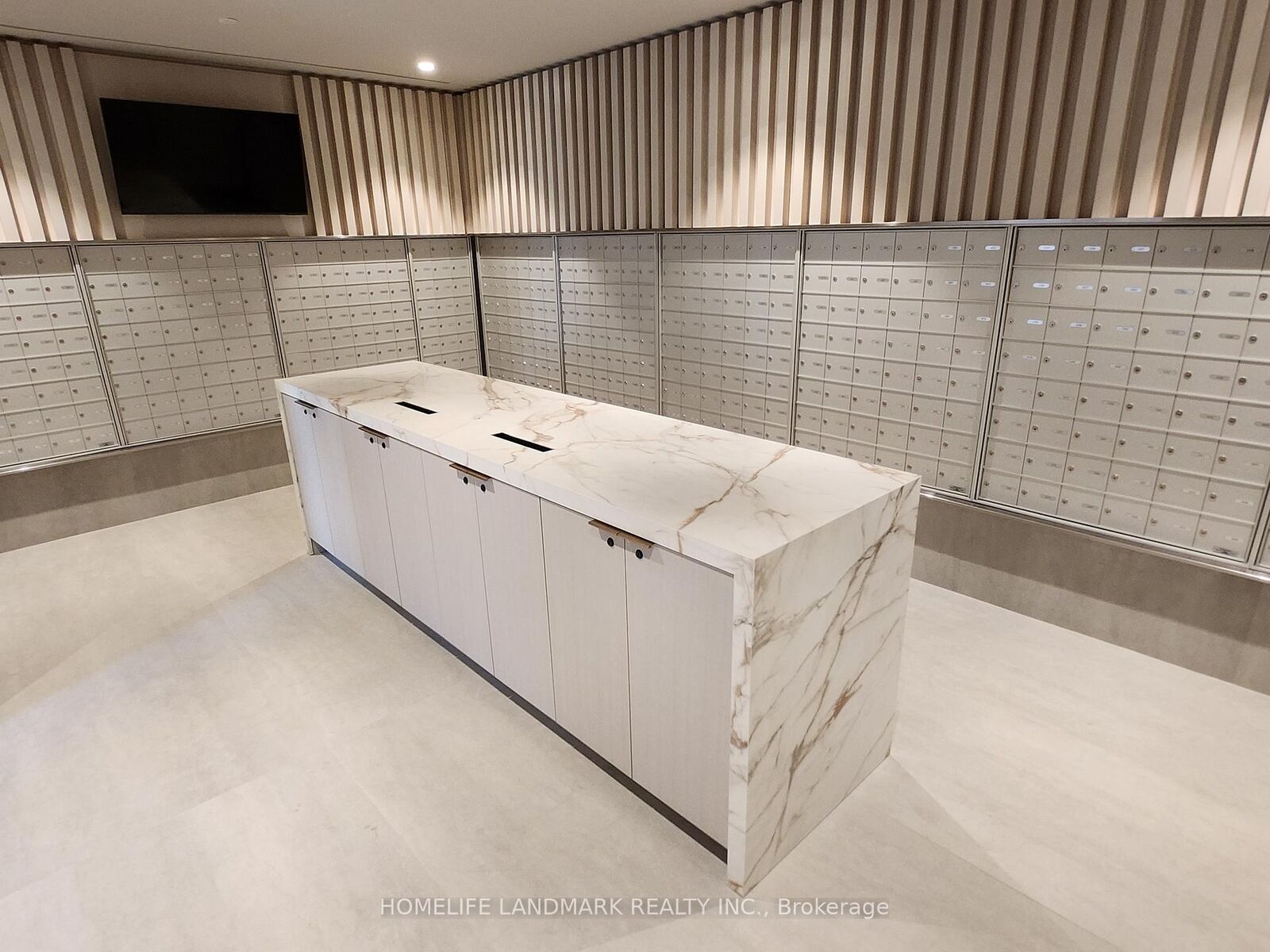 Property Photo: 55 Cooper Street 5601 ON M5E 0G1
