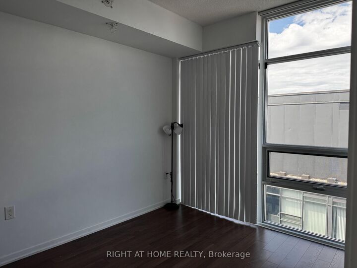 Property Photo:  36 Lisgar Street Ph01e  ON M6J 0C7 