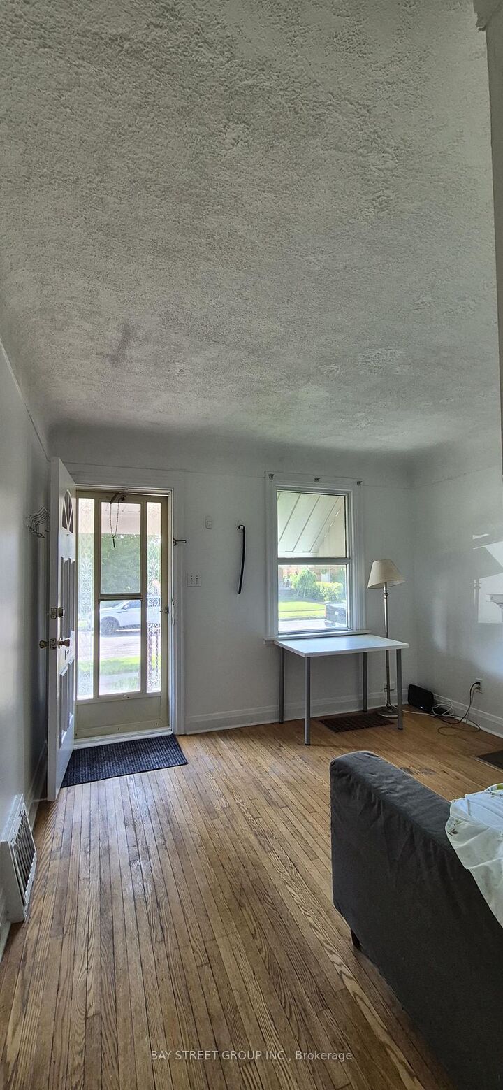Property Photo: 125 Broadway Avenue ON L8S 2W2