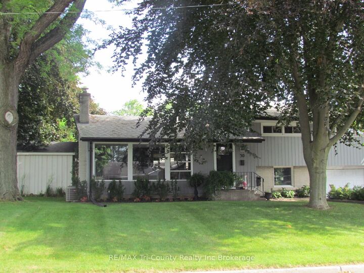 30 Fairfield Crescent — photo 1
