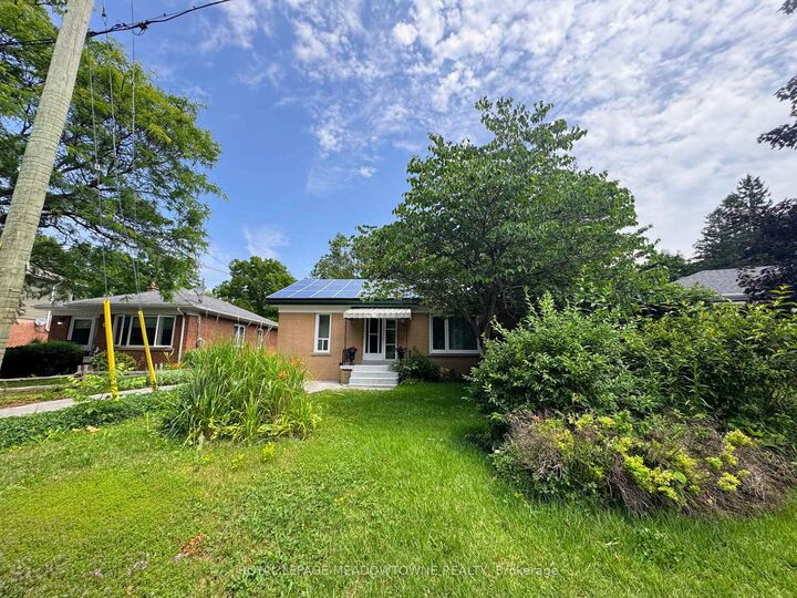 Property Photo: 54 Hewson Crescent Bsmt ON L7G 2N9