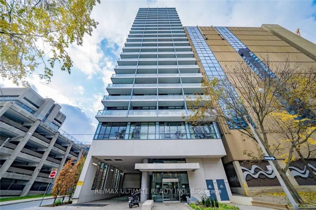 Property Photo:  210 Simcoe Street 2002  ON M5T 0A9 