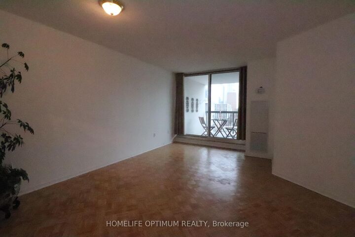 Property Photo: 77 Maitland Place 1208 ON M4Y 2V6