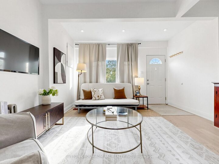 275 Victoria Park Avenue — photo 1