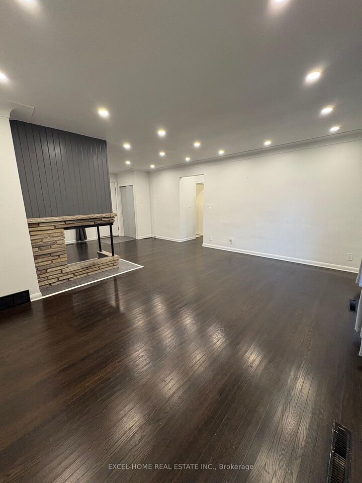 Property Photo: 4503 Maplewood Avenue ON L2E 6H5