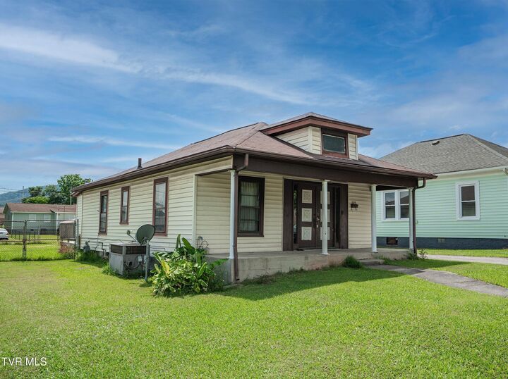 Property Photo: 1014 Maple Street TN 37660