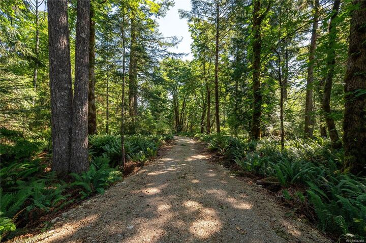 926 Fern Hill Lane — photo 1