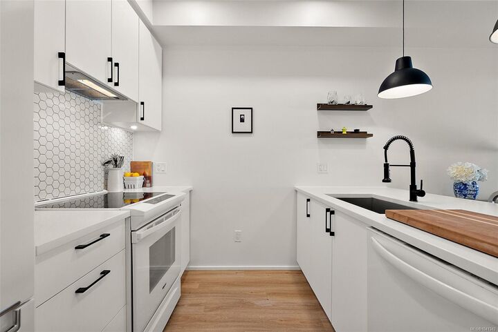 Property Photo: 2348 Beacon Ave #203 BC V8L 1X3