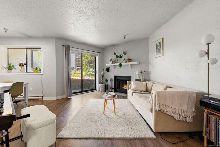 Property Photo: 71 Gorge Rd W #106 BC V9A 1L9