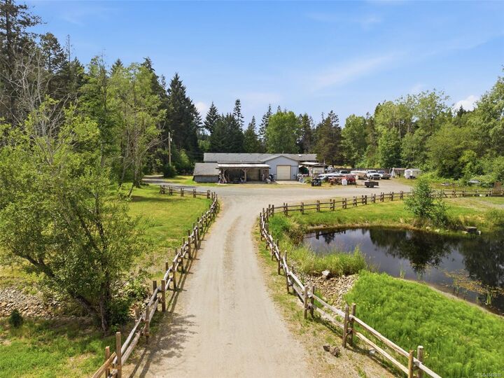Property Photo: 1144 Bellevue Rd BC V9P 2C4
