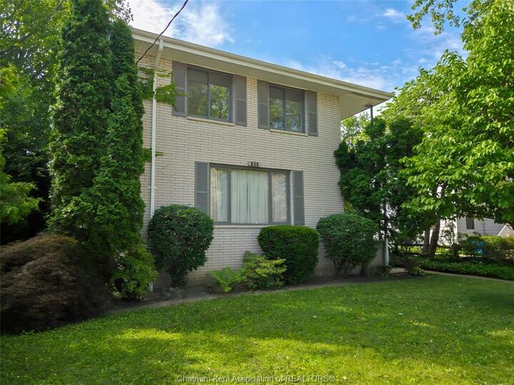 Property Photo: 454 King Street West ON N7M 1G5