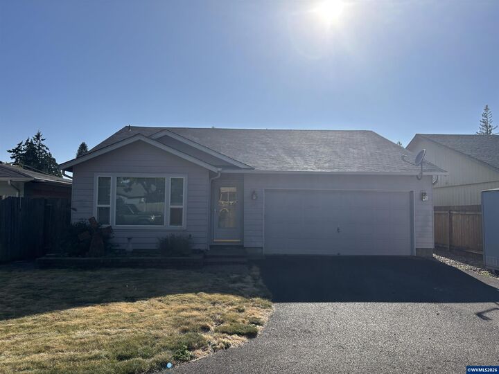 Property Photo:  895 Penn Ln SE  OR 97317 