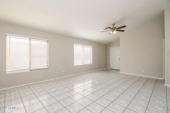 Property Photo:  1024 E Santa Cruz Lane  AZ 85119 