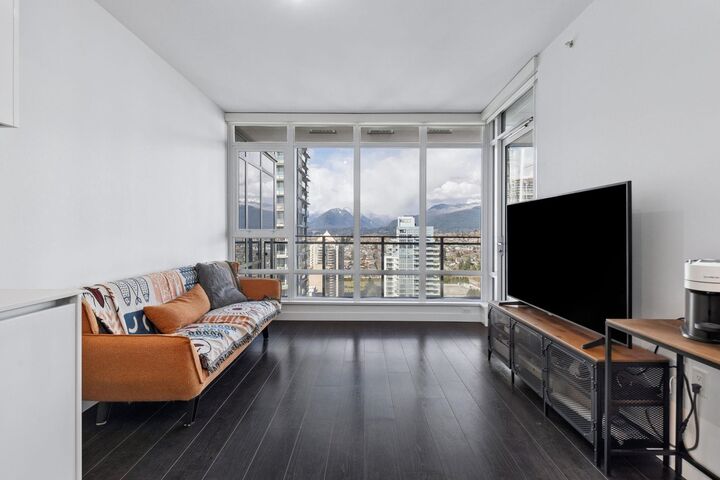 Property Photo: 2085 Skyline Court 2903 BC V5C 0M6