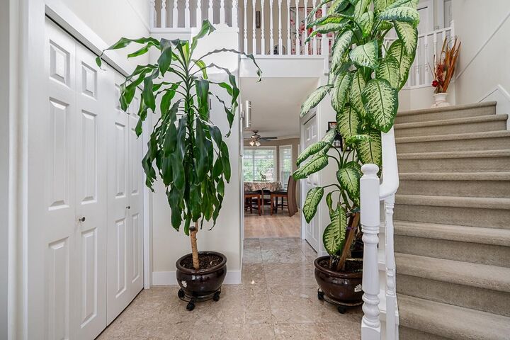 Photo de la propriété:  18656 64A Avenue  BC V3S 8X3 
