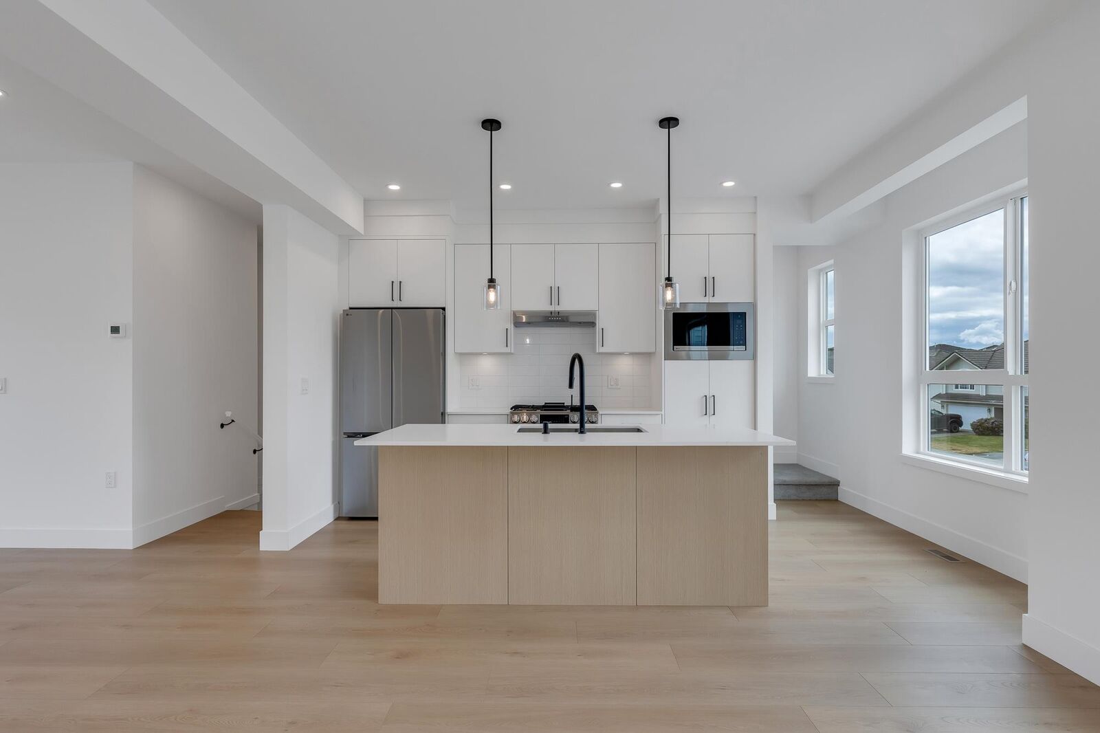 Property Photo:  30501 Robin Drive 3  BC V2T 0M5 