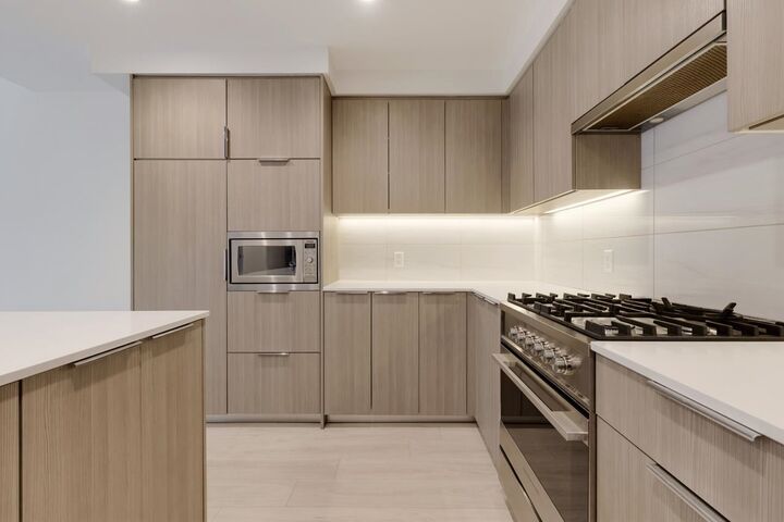 Property Photo: 1439 Hunter Street BC V7J 1H3