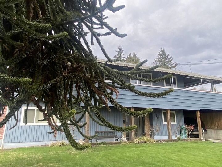 Property Photo:  779 Shaw Avenue  BC V3K 2S1 