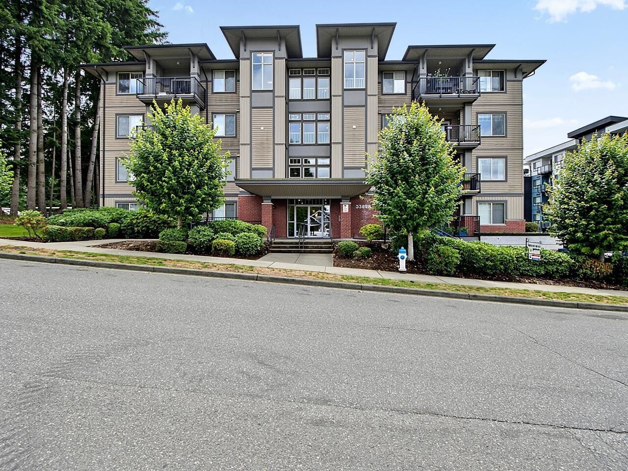 Property Photo: 33898 Pine Street 404 BC V2S 2P3