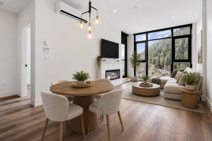 Property Photo: 120 Esplanade Avenue 702 BC V0M 1K0