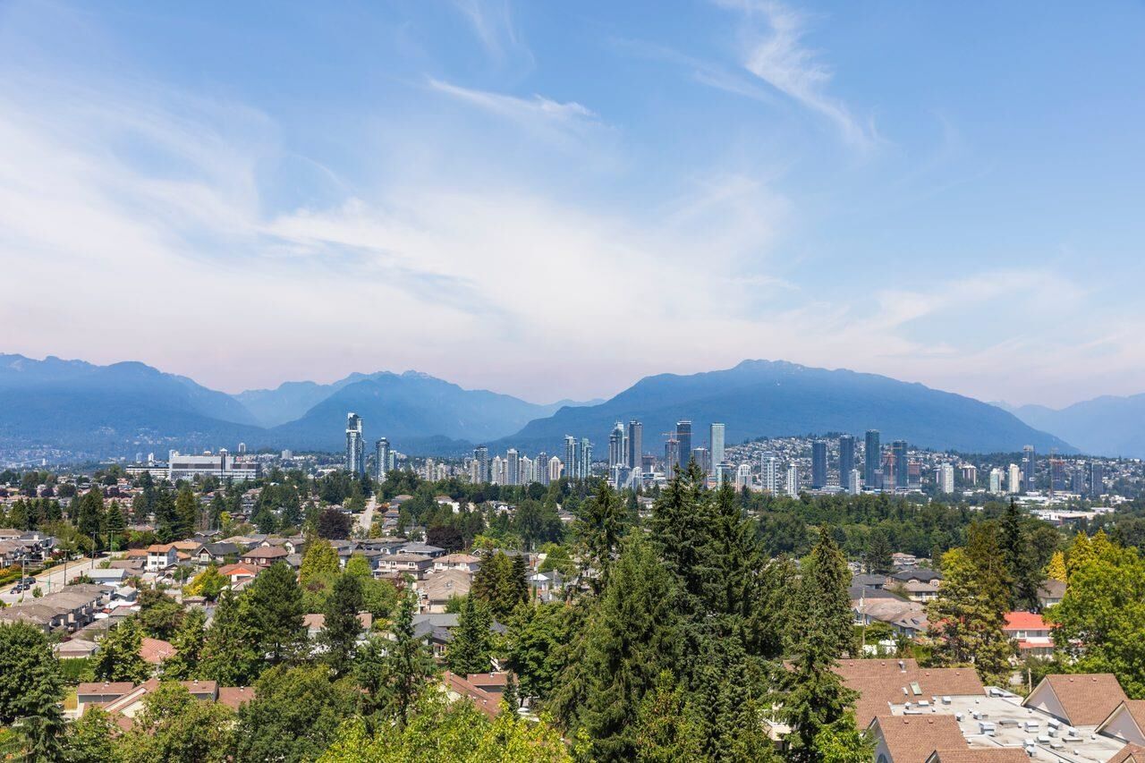 Property Photo: 4160 Sardis Street 1005 BC V5H 1K2