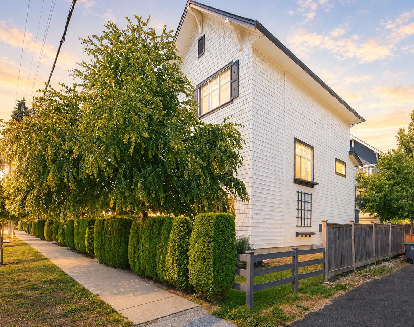 Property Photo: 16357 15 Avenue 7 BC V4A 0C2