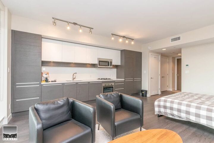 Property Photo:  2008 Rosser Avenue 708  BC V5C 0H8 
