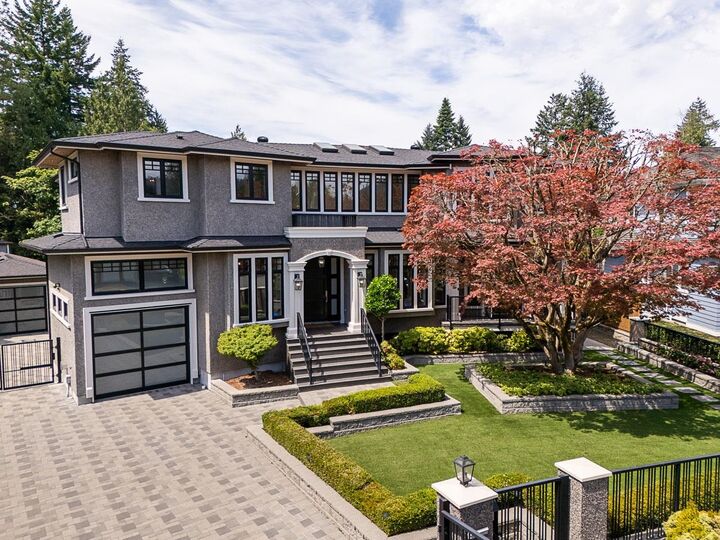7652 Kerrywood Crescent — photo 1