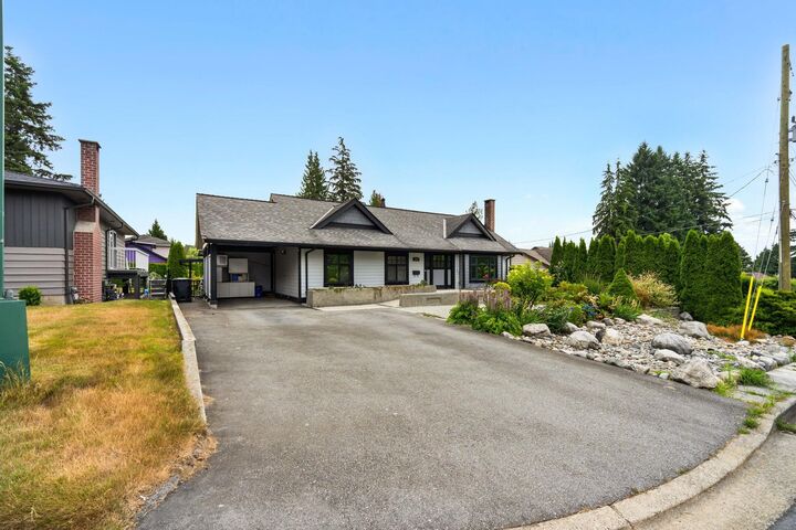 Property Photo: 1660 Charland Avenue BC V3K 3L7