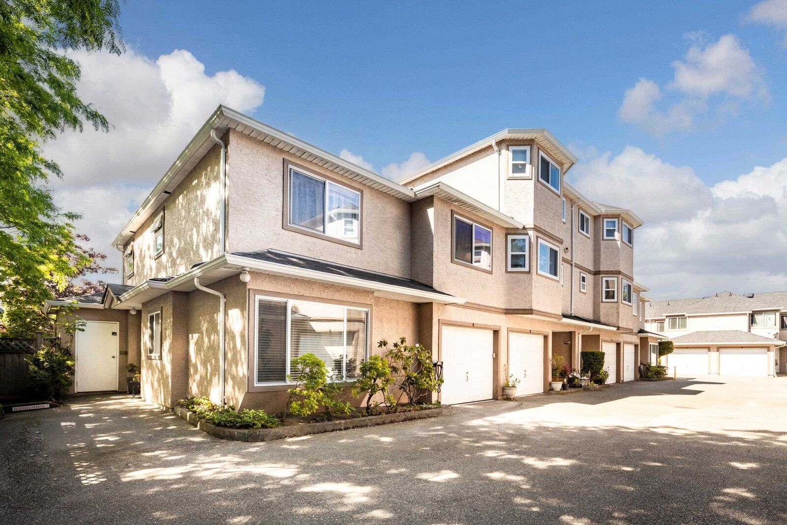 Property Photo: 7171 Blundell Road 4 BC V6Y 1J5