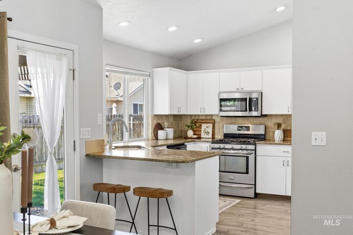 Property Photo:  9749 W Toni St  ID 83704 