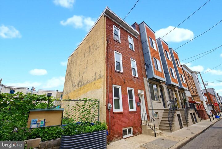 Property Photo:  715 Emily Street  PA 19148 